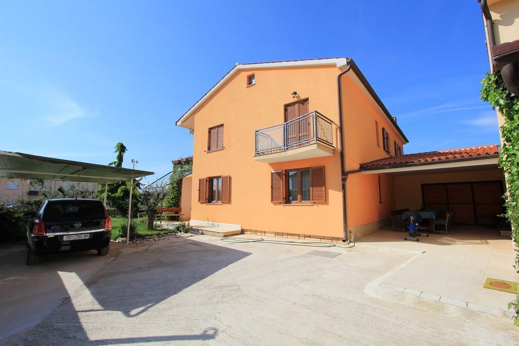 Apartment Dusanka Фажана Екстер'єр фото